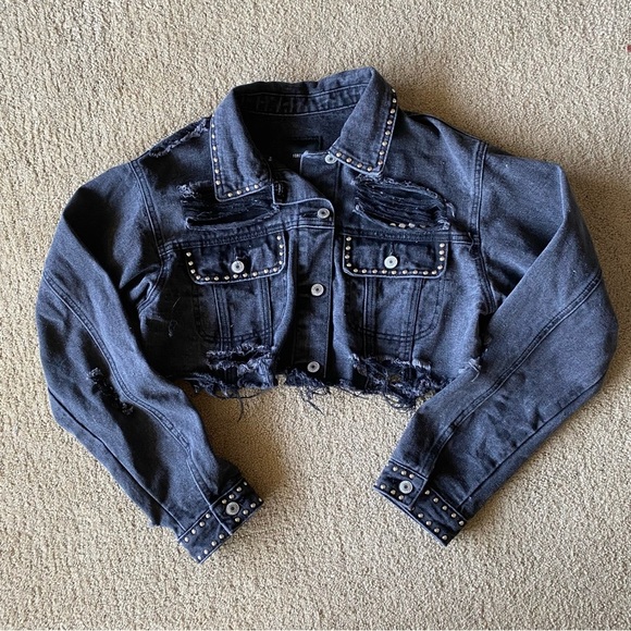 Forever 21 Distressed Cropped Denim‎ Jacket Coat w/ Studs - Black - Small - Picture 2 of 5
